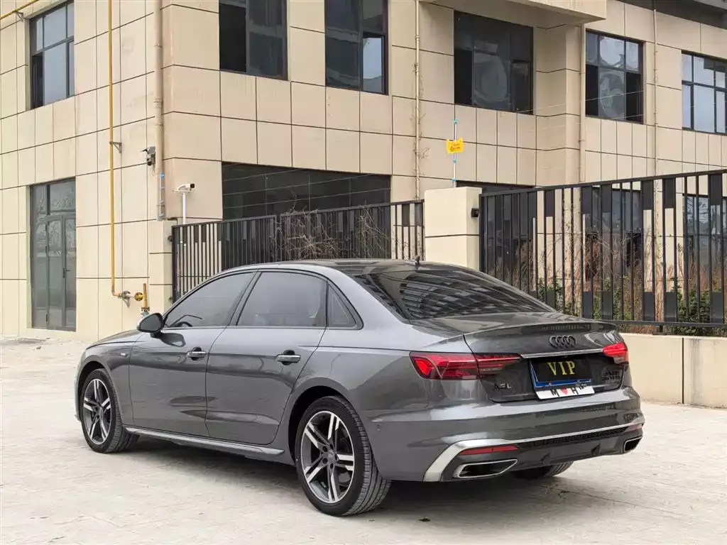 Audi A4L 2020 40 TFSI Luxury Dynamic фото 3