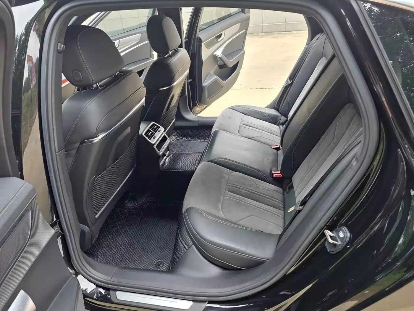 Audi A6L 2021 40 TFSI Luxury Sport фото 9