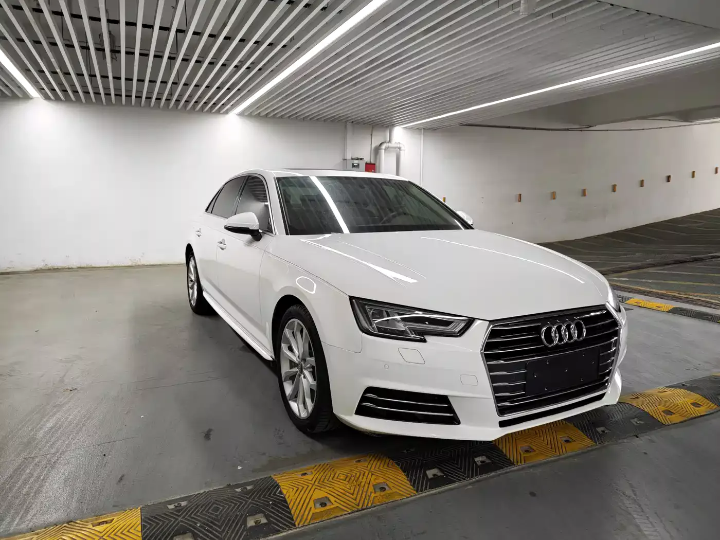 Audi A4L 2017 45 TFSI quattro Style Edition фото 3