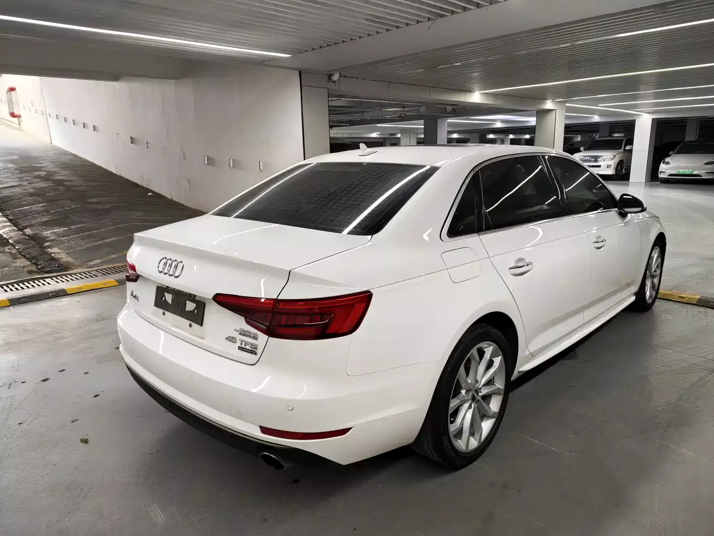 Audi A4L 2017 45 TFSI quattro Style Edition фото 15