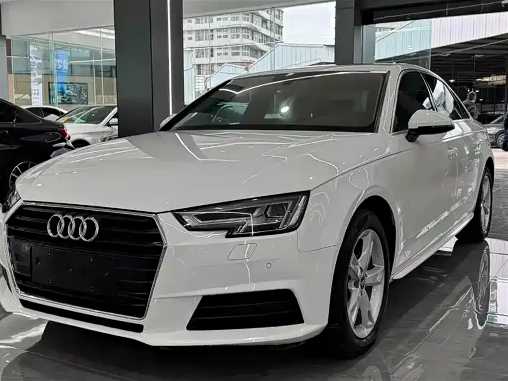 Audi A4L 2017 40 TFSI Fashion Edition