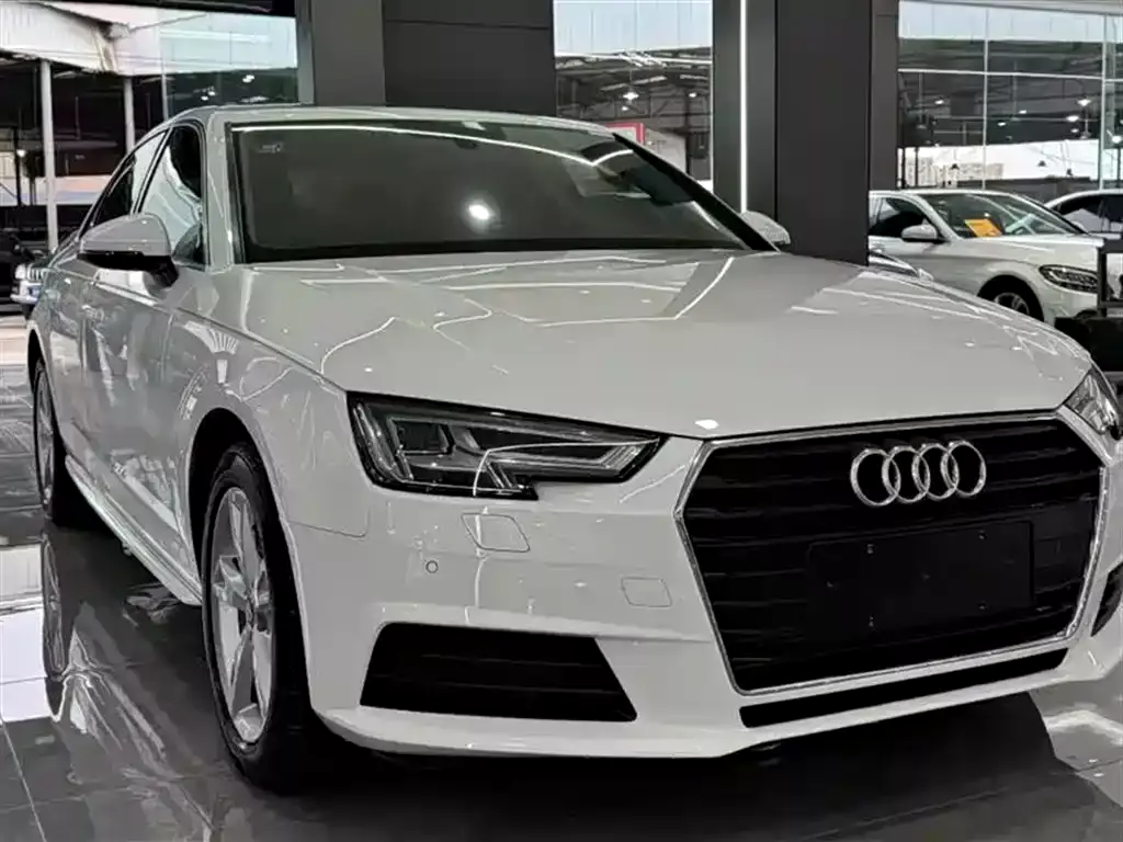 Audi A4L 2017 40 TFSI Fashion Edition фото 3