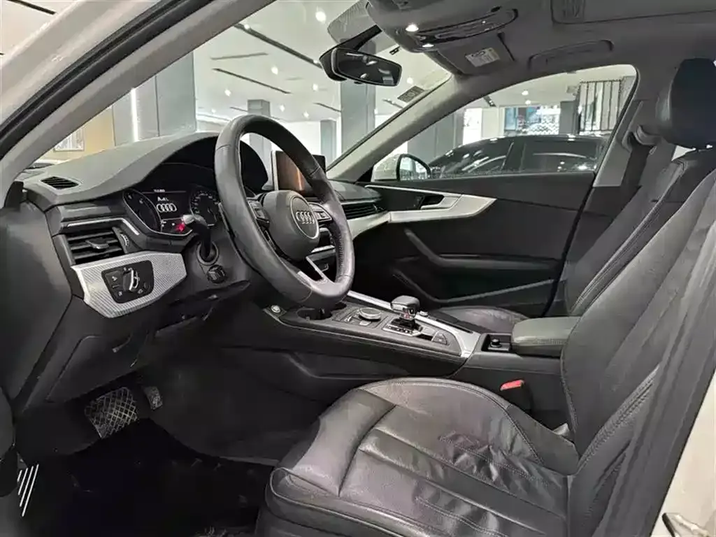 Audi A4L 2017 40 TFSI Fashion Edition фото 4