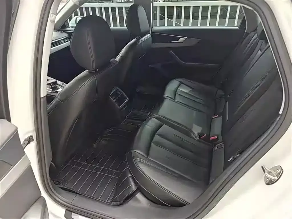 Audi A4L 2017 40 TFSI Progressive фото 6