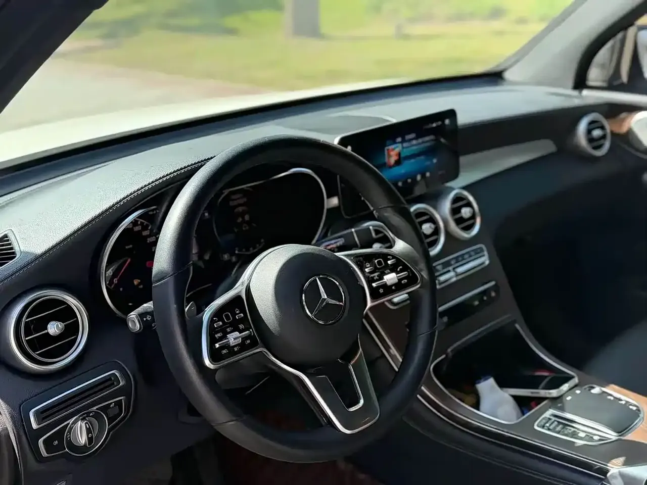 Mercedes-Benz GLC 2021 GLC 260 L 4MATIC Sporty фото 4