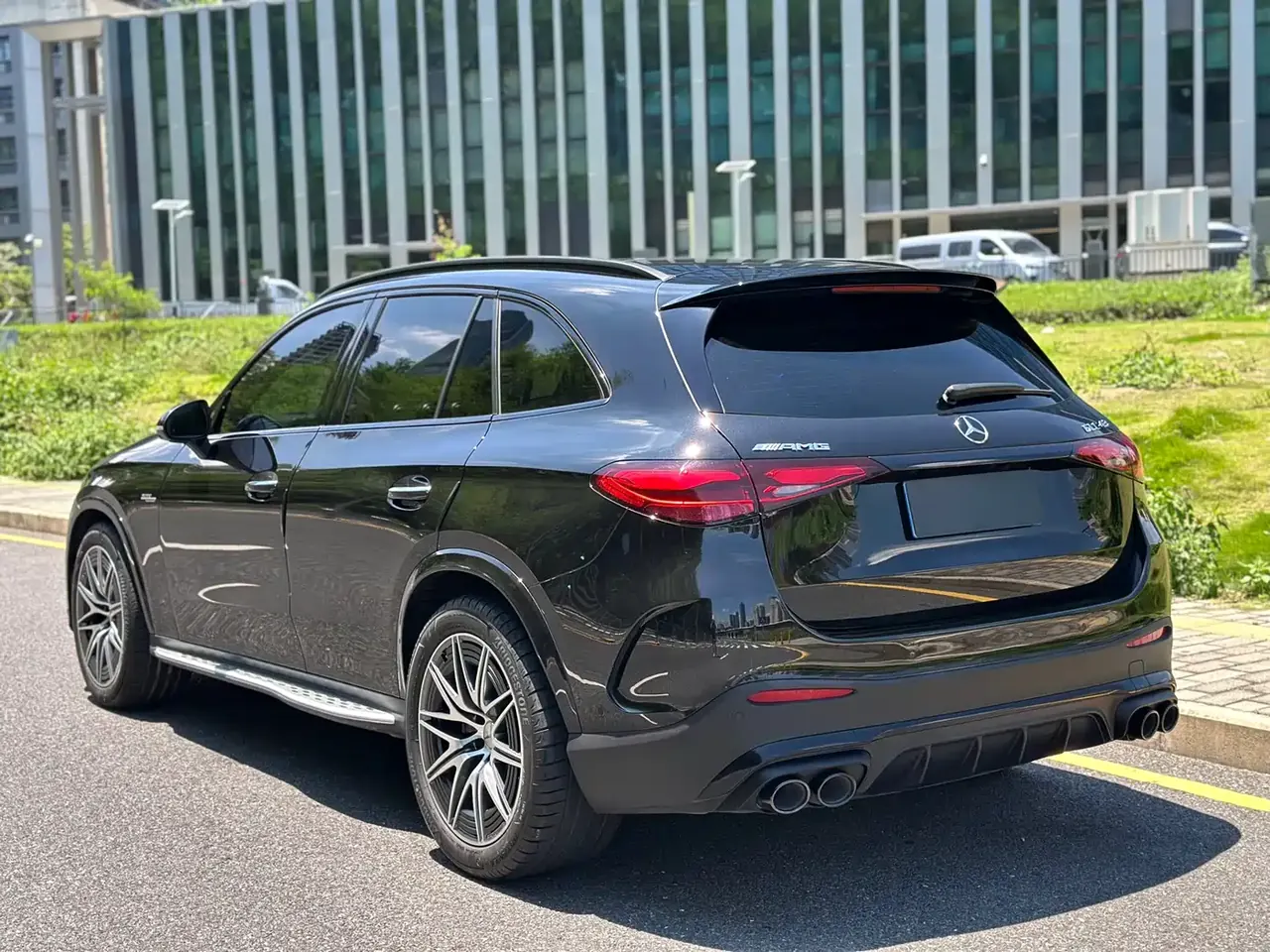 Mercedes-Benz GLC AMG 2024 AMG GLC 43 4MATIC фото 9