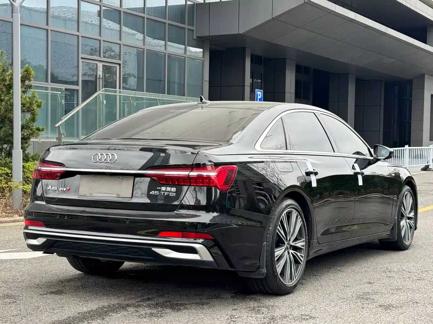 Audi A6L 2023 45 TFSI Premium Selection Dynamic фото 16