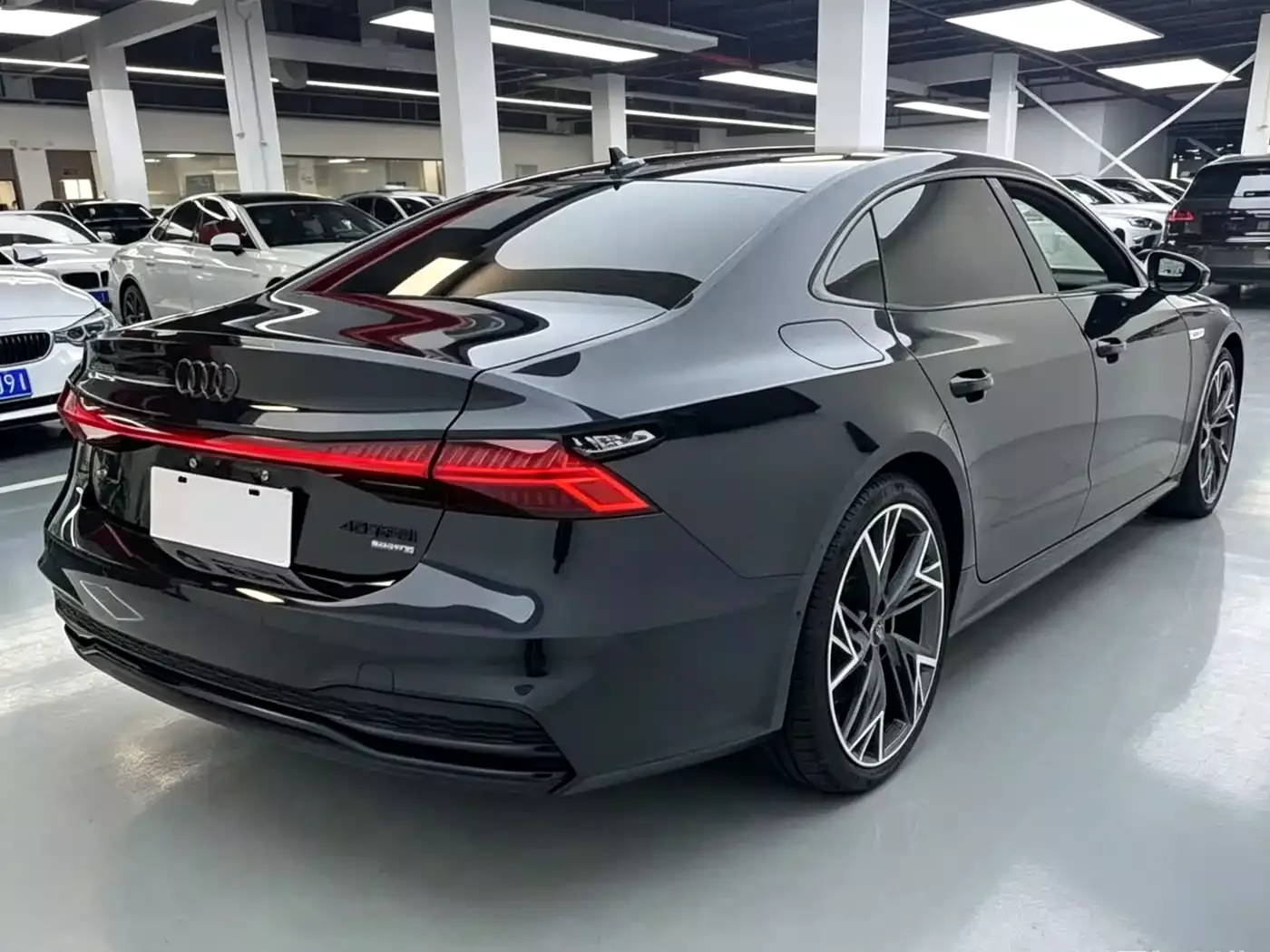 Audi A7L 2024 45 TFSI quattro S-line Black Warrior Edition фото 14