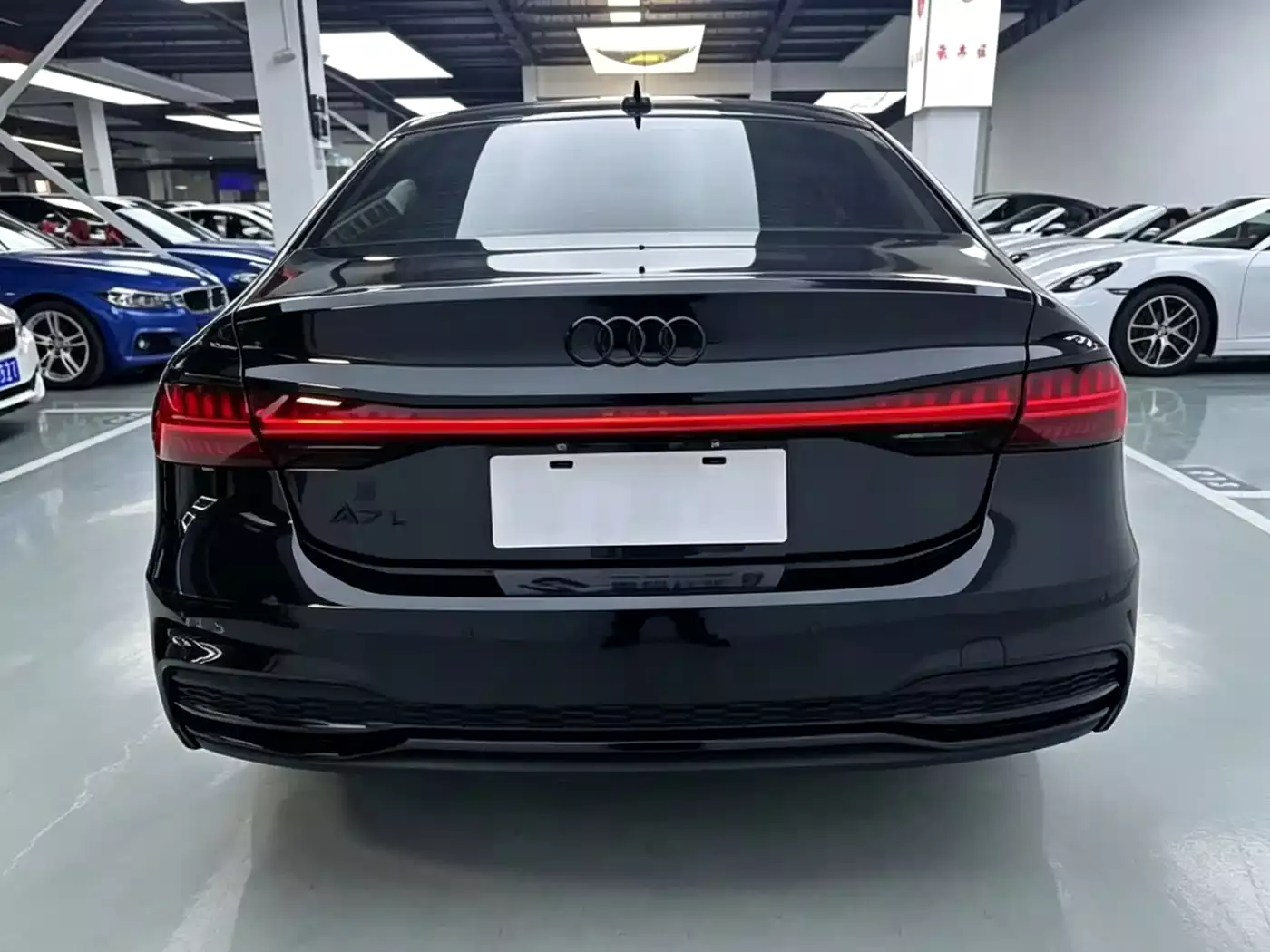 Audi A7L 2024 45 TFSI quattro S-line Black Warrior Edition фото 15