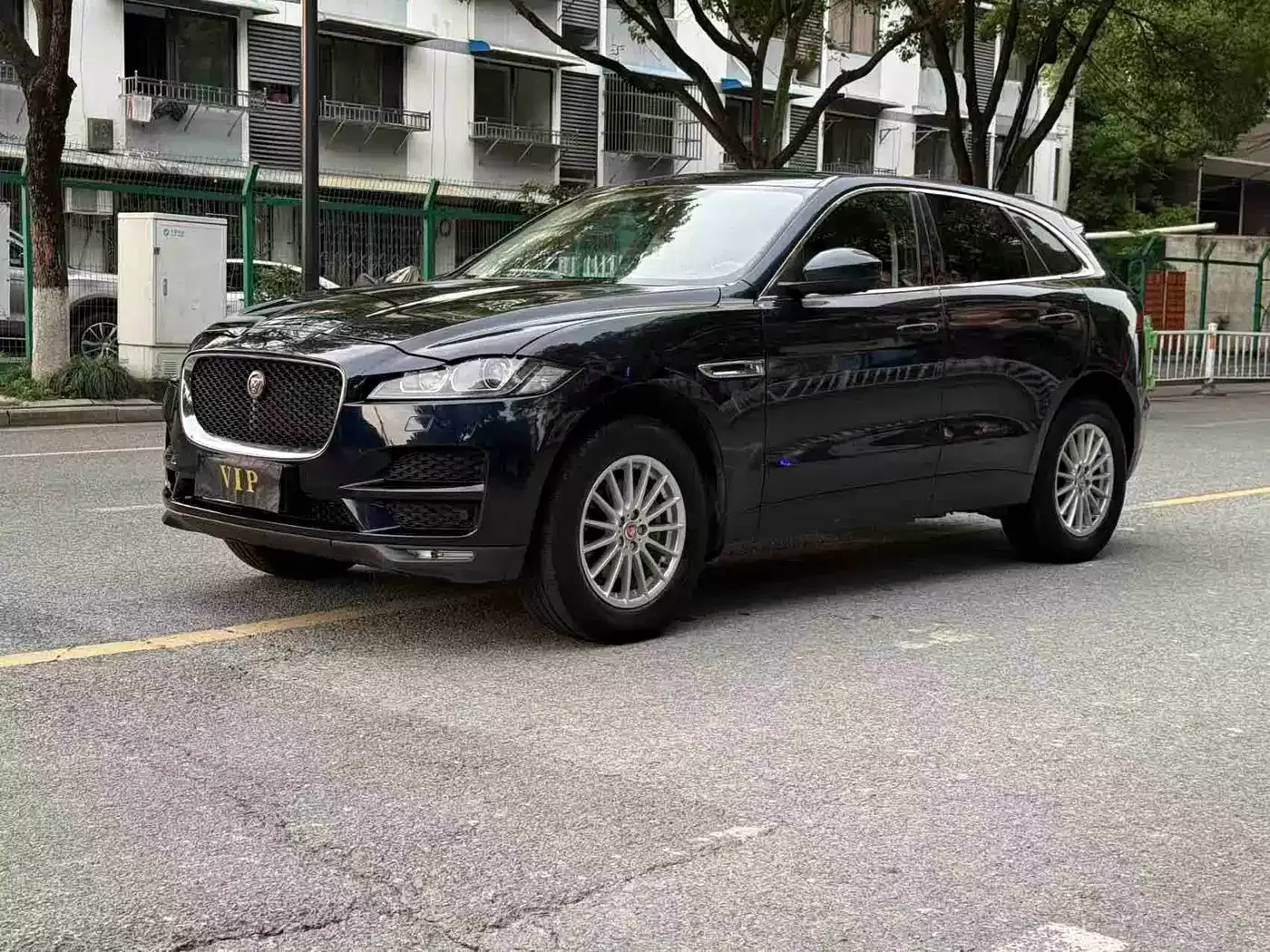 Jaguar F-PACE 2018 2.0T 4WD R-Sport Edition фото 3