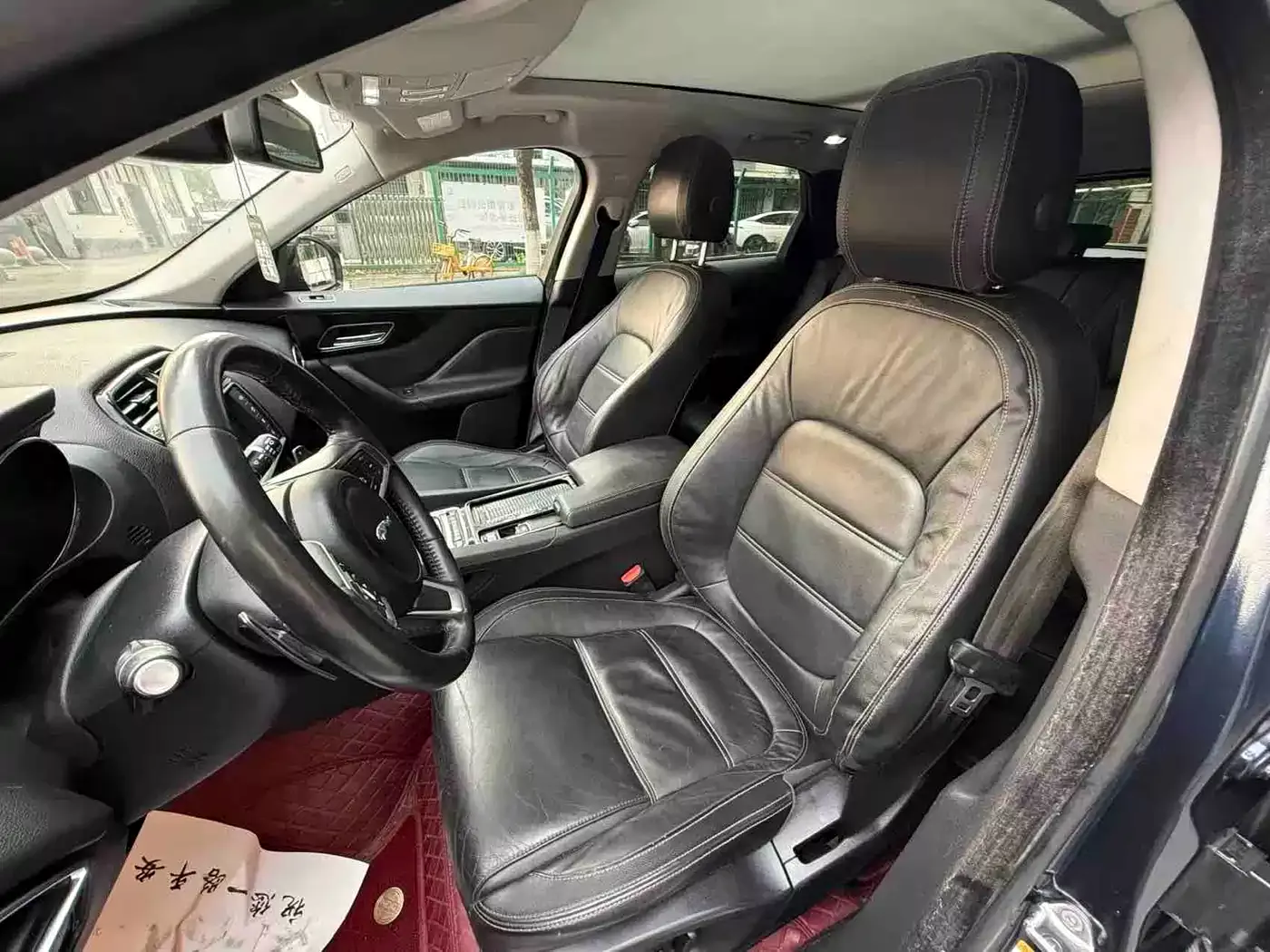Jaguar F-PACE 2018 2.0T 4WD R-Sport Edition фото 4