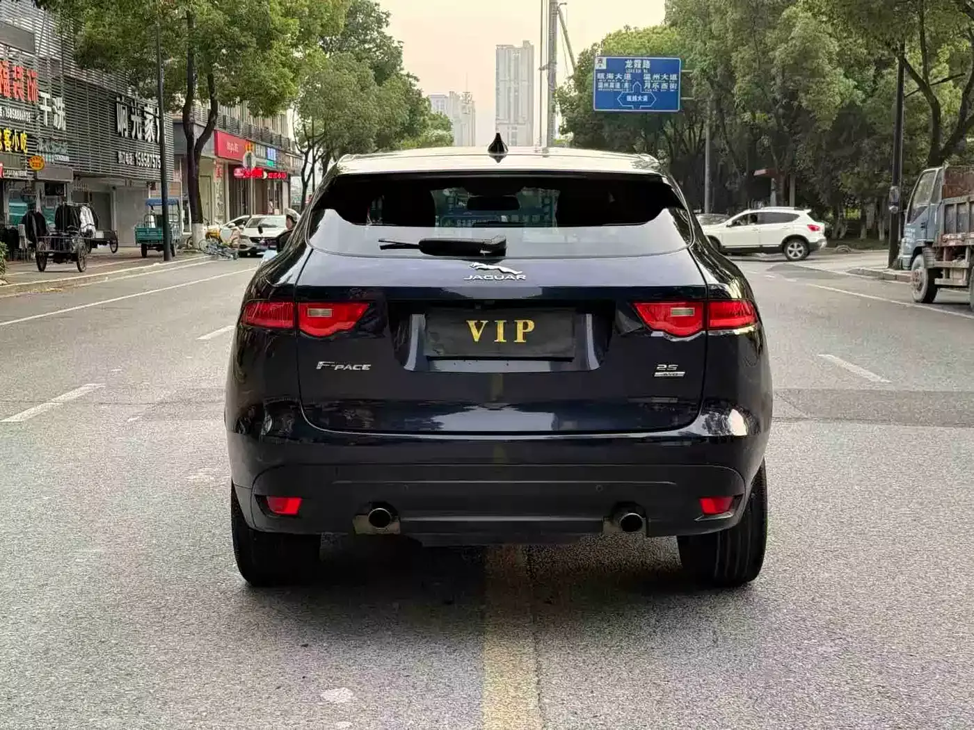 Jaguar F-PACE 2018 2.0T 4WD R-Sport Edition фото 7