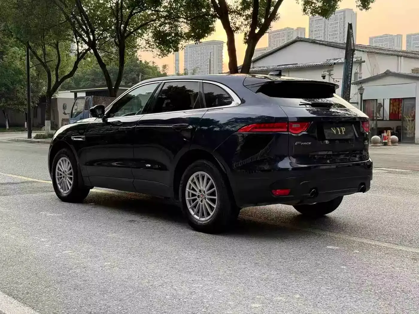 Jaguar F-PACE 2018 2.0T 4WD R-Sport Edition фото 8