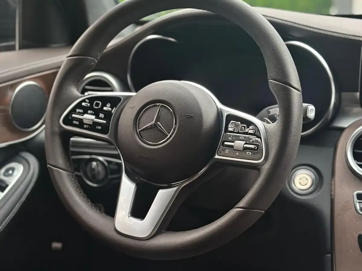 Mercedes-Benz GLC 2022 Facelift GLC 260 L 4MATIC Luxury Model фото 7