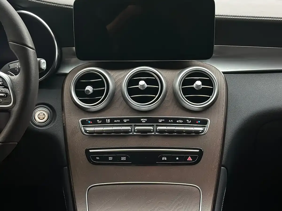 Mercedes-Benz GLC 2022 Facelift GLC 260 L 4MATIC Luxury Model фото 8