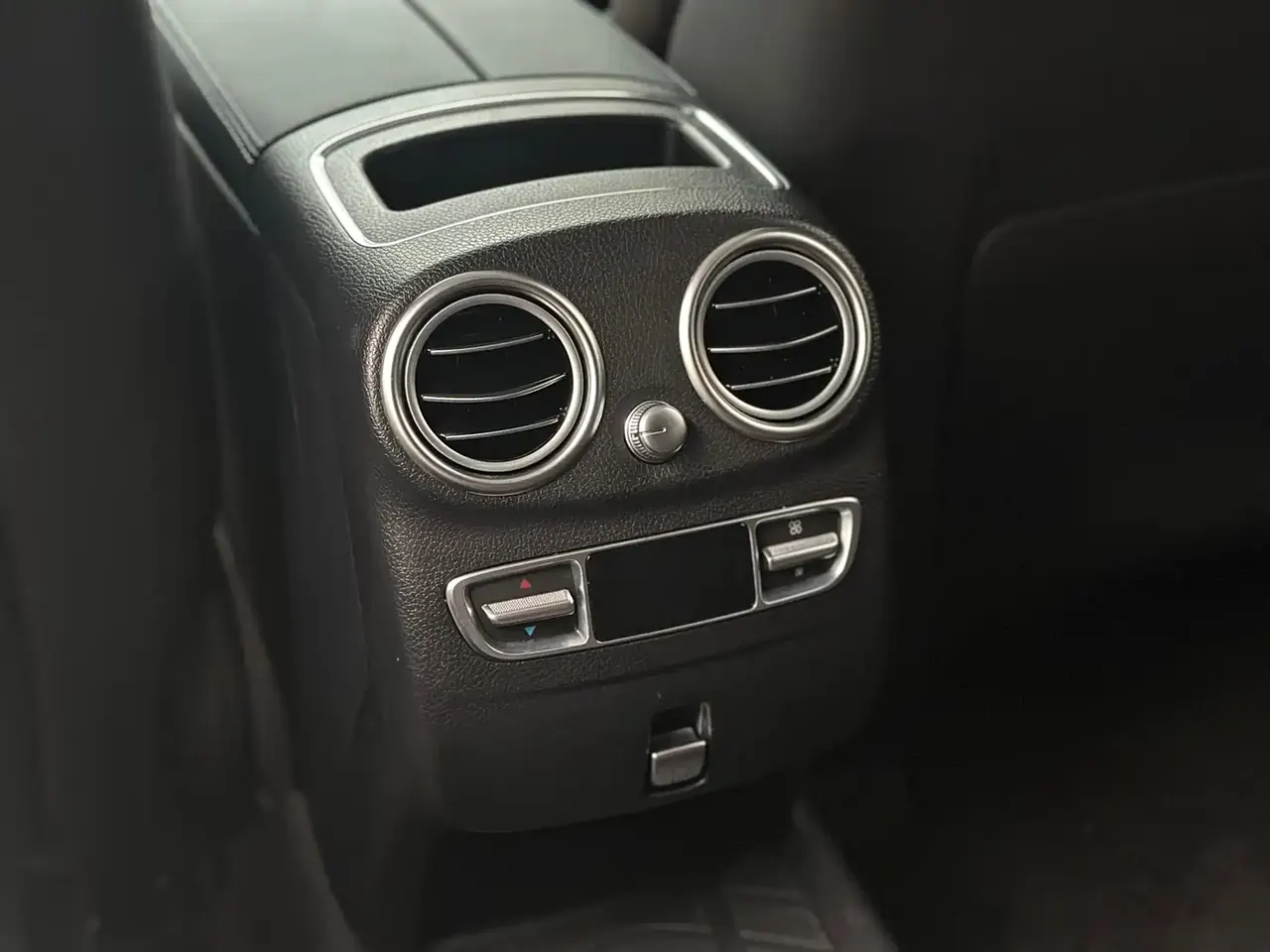 Mercedes-Benz GLC 2022 Facelift GLC 260 L 4MATIC Luxury Model фото 13