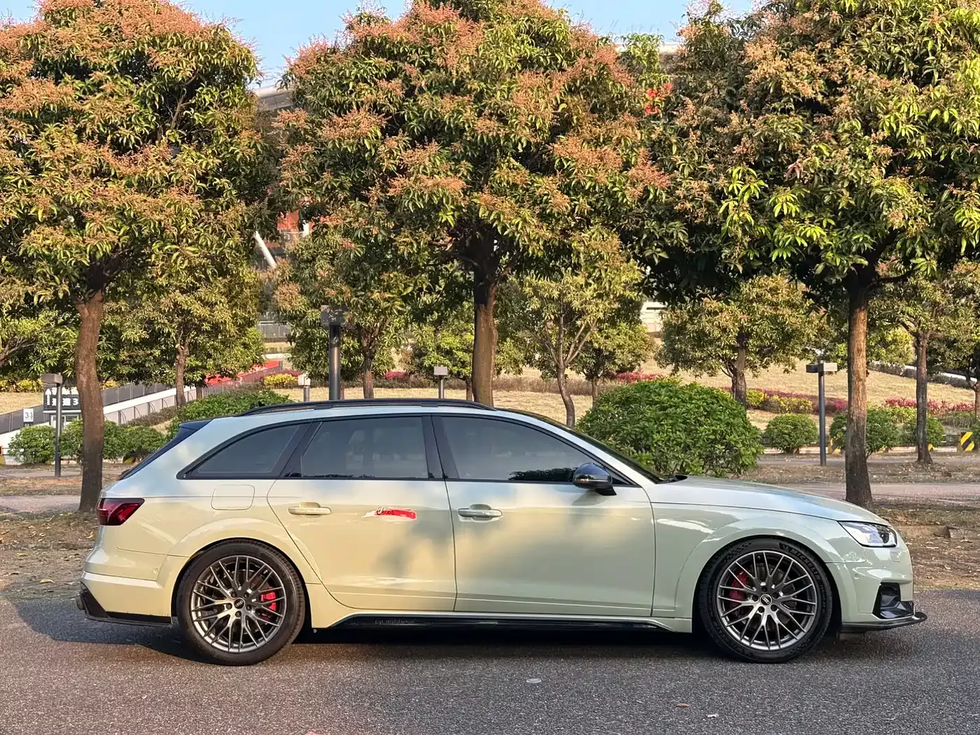 Audi A4 (Import) 2021 allroad quattro Explorer's Quest Edition фото 4