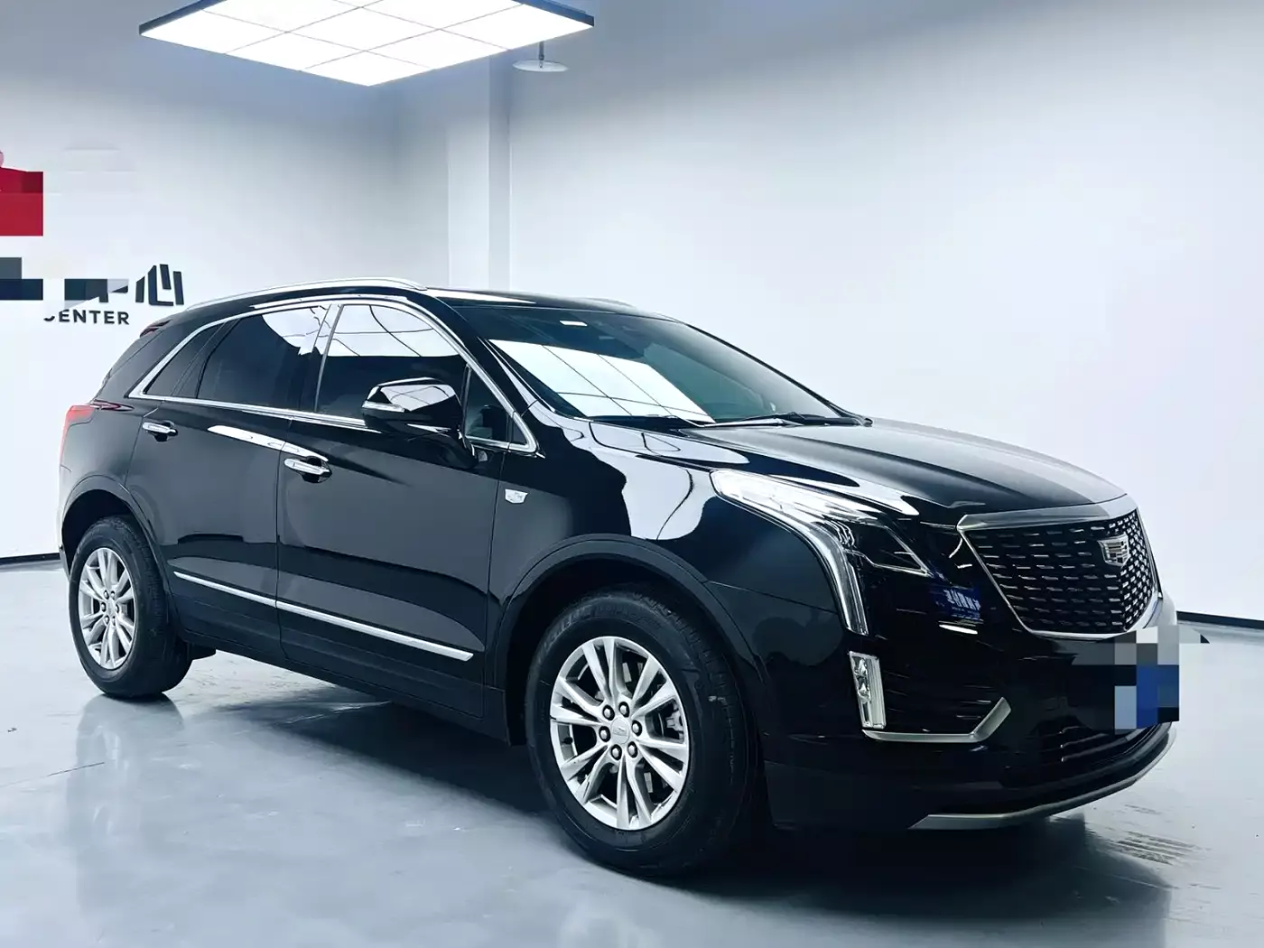 Cadillac XT5 2023 2.0T 2WD Fashion Edition фото 2