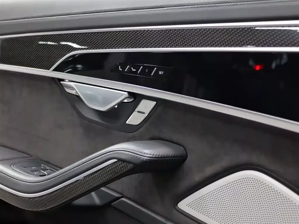 Audi S8 2021 S8L 4.0TFSI quattro фото 30