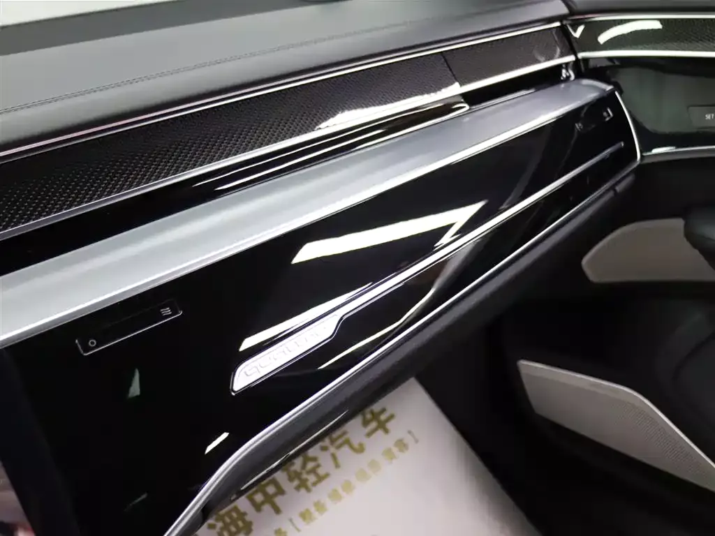 Audi S8 2021 S8L 4.0TFSI quattro фото 31