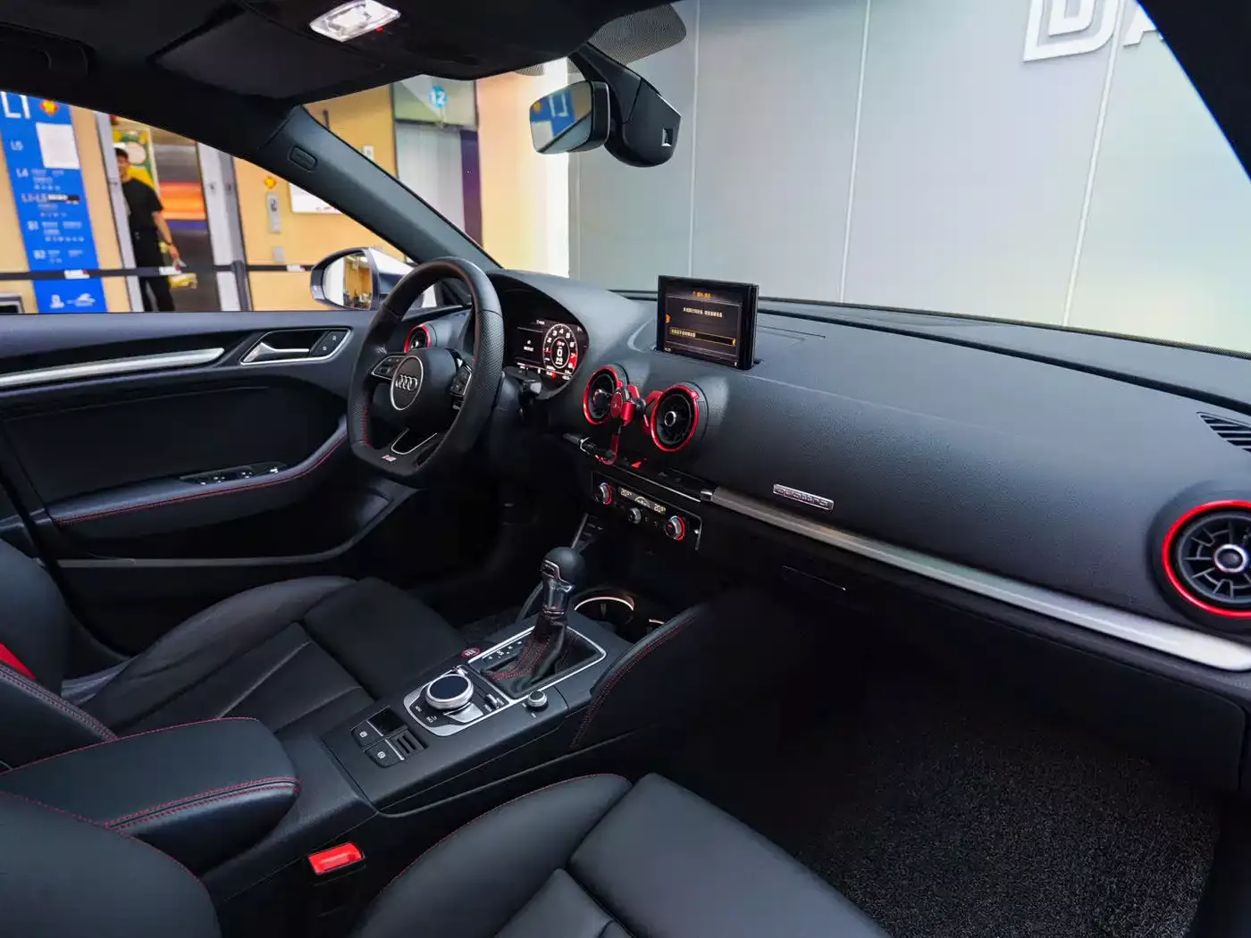 Audi S3 2019 Audi S3 2.0T Limousine фото 10