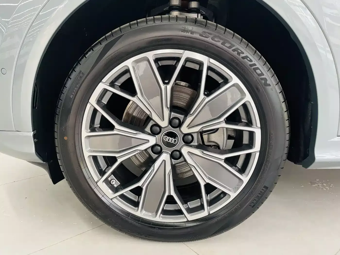 Audi Q5L 2026 Model Base Version фото 3