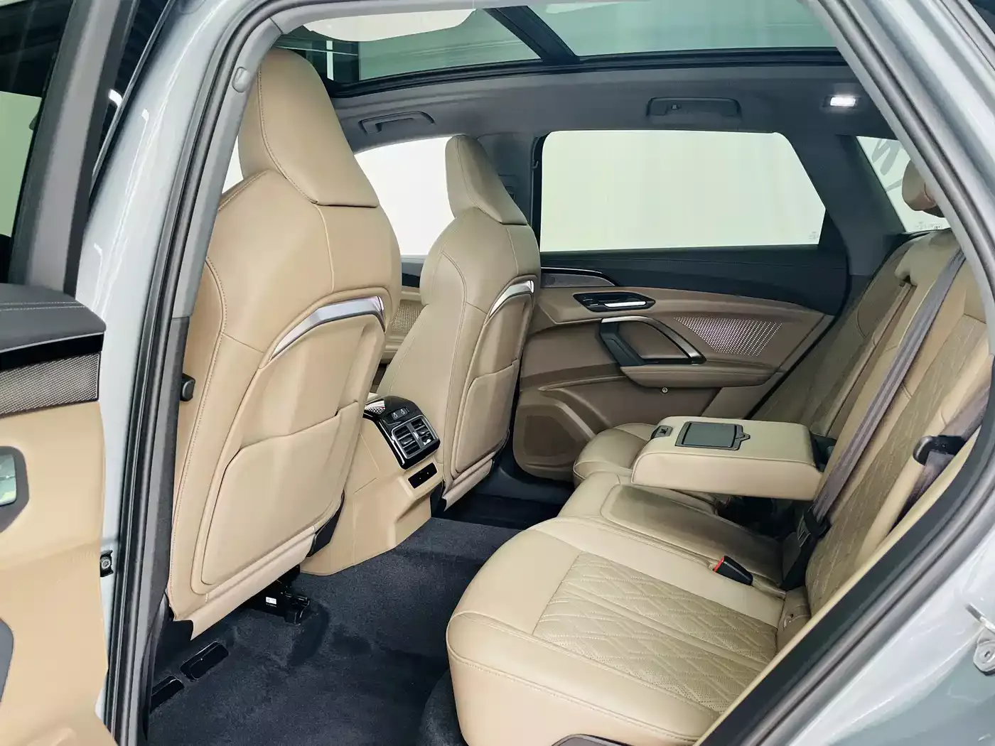 Audi Q5L 2026 Model Base Version фото 11