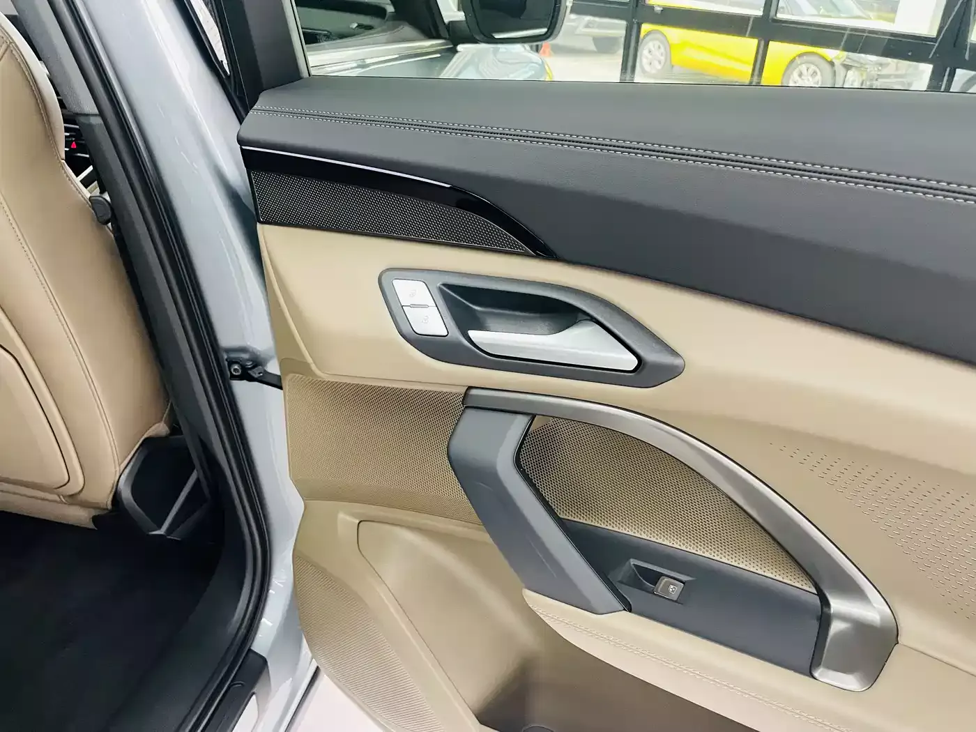Audi Q5L 2026 Model Base Version фото 13