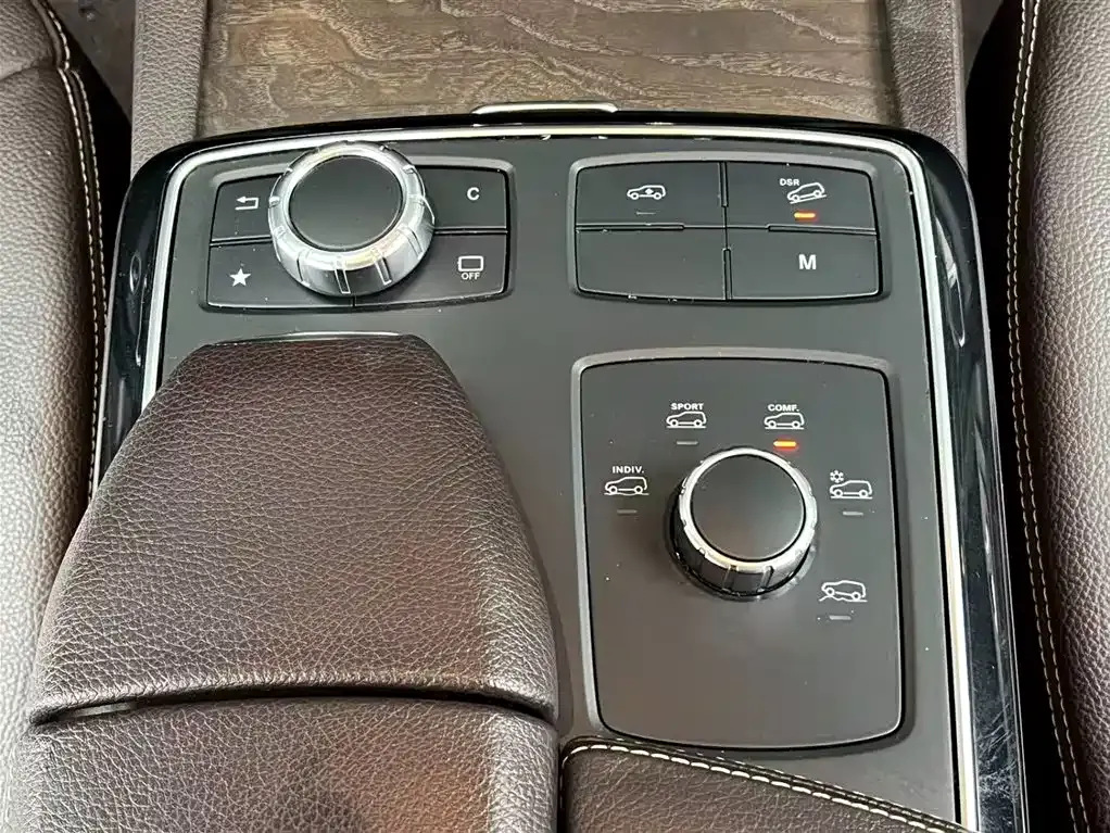 Mercedes-Benz GLE 2017 GLE 400 4MATIC фото 11
