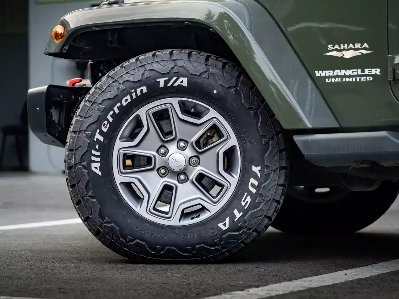 Jeep Wrangler 2015 2.8TD Sahara 4-Door фото 5