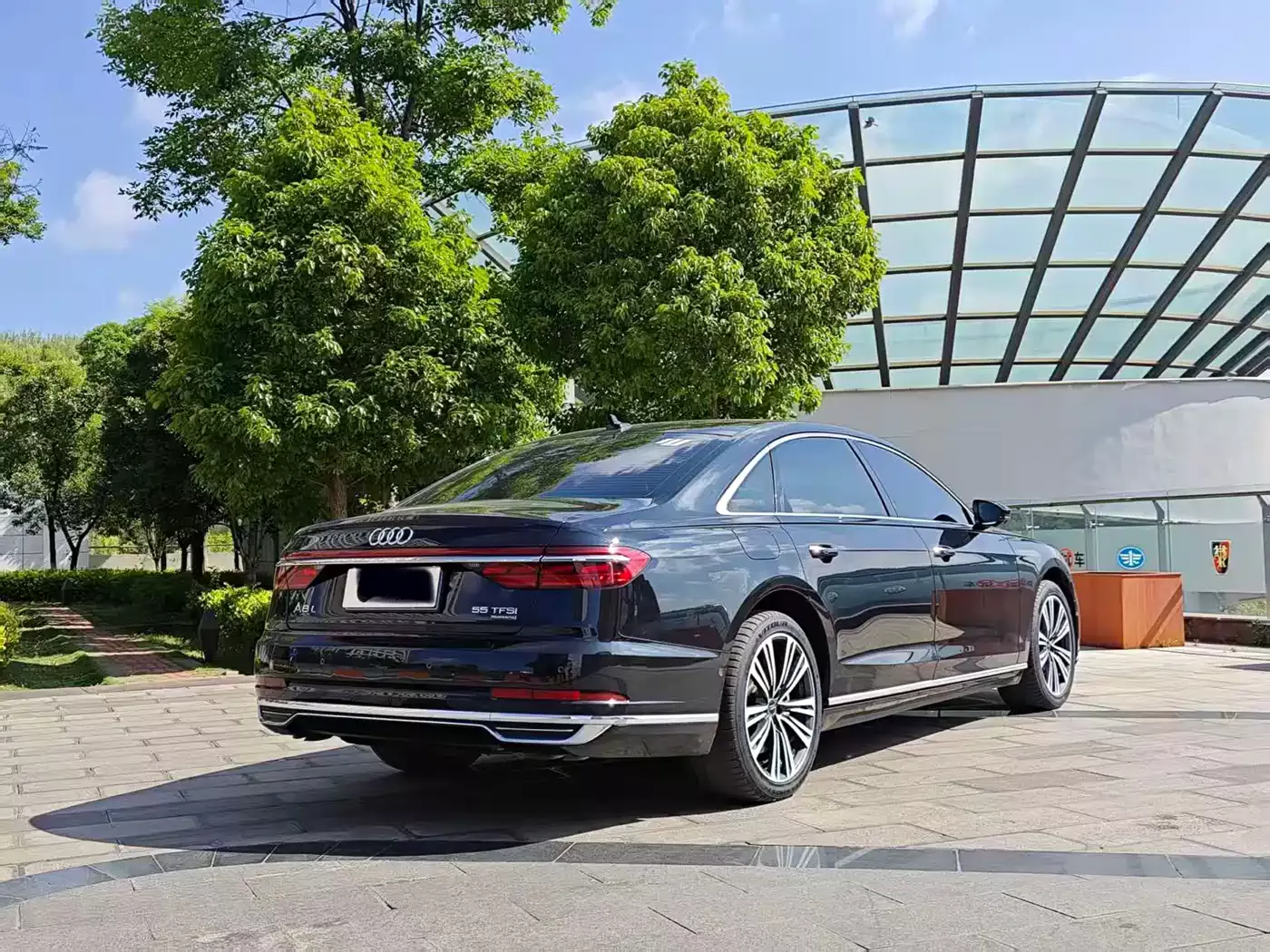 Audi A8 2022 A8L 55 TFSI quattro Premium Collector's Edition фото 3