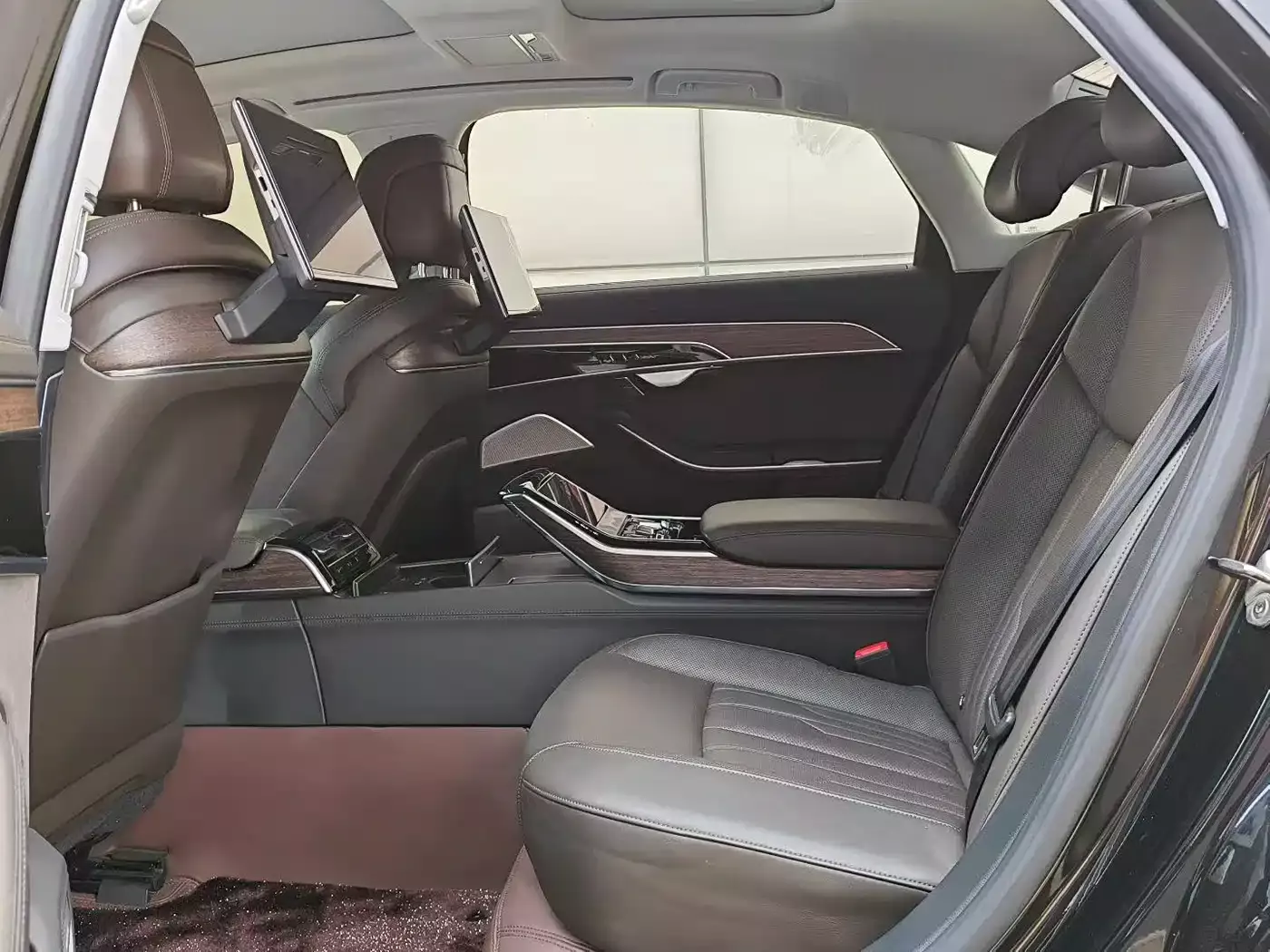Audi A8 2022 A8L 55 TFSI quattro Premium Collector's Edition фото 5