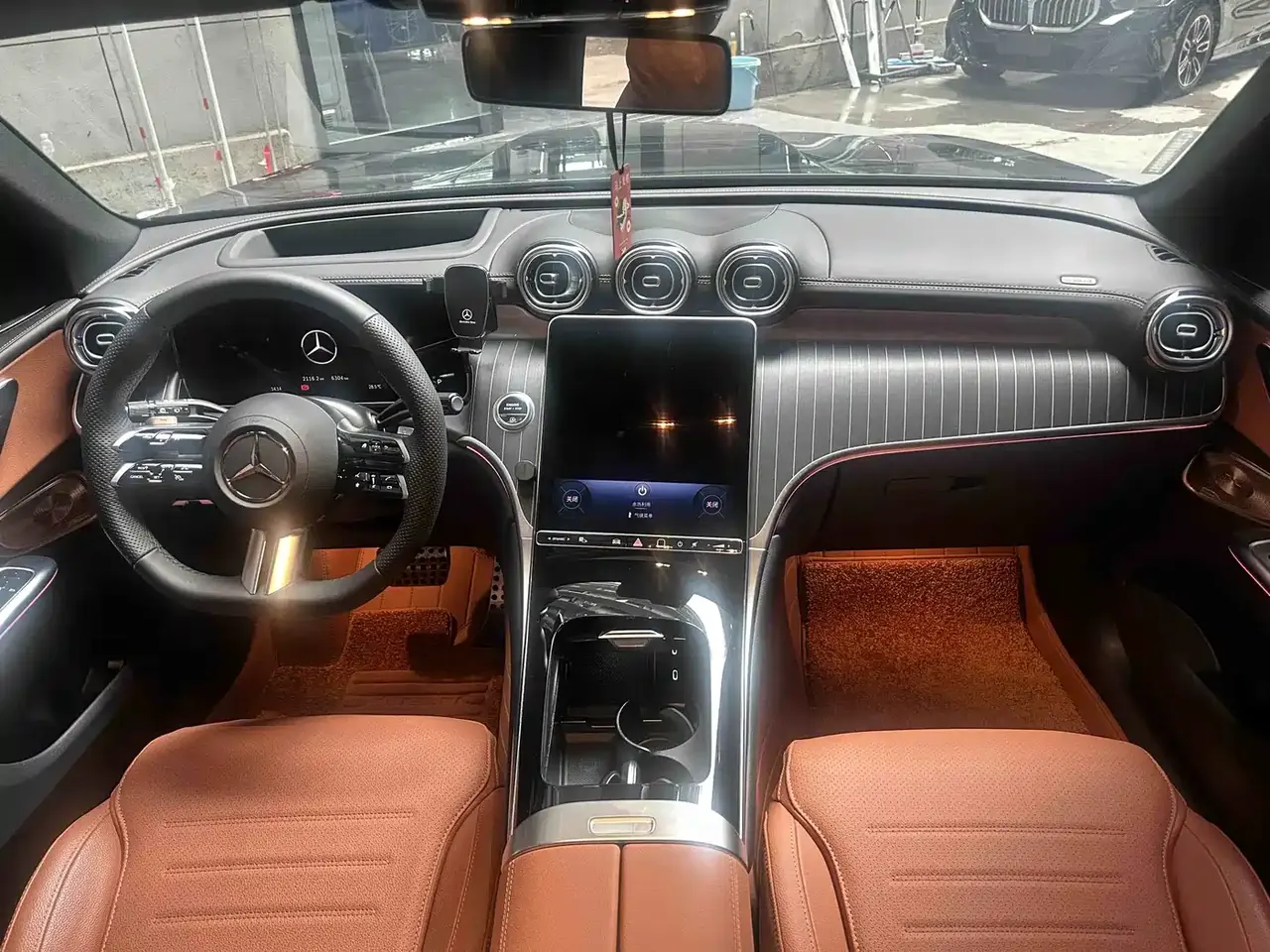 Mercedes-Benz GLC 2024 GLC 300 L 4MATIC Luxury 5-seater фото 2