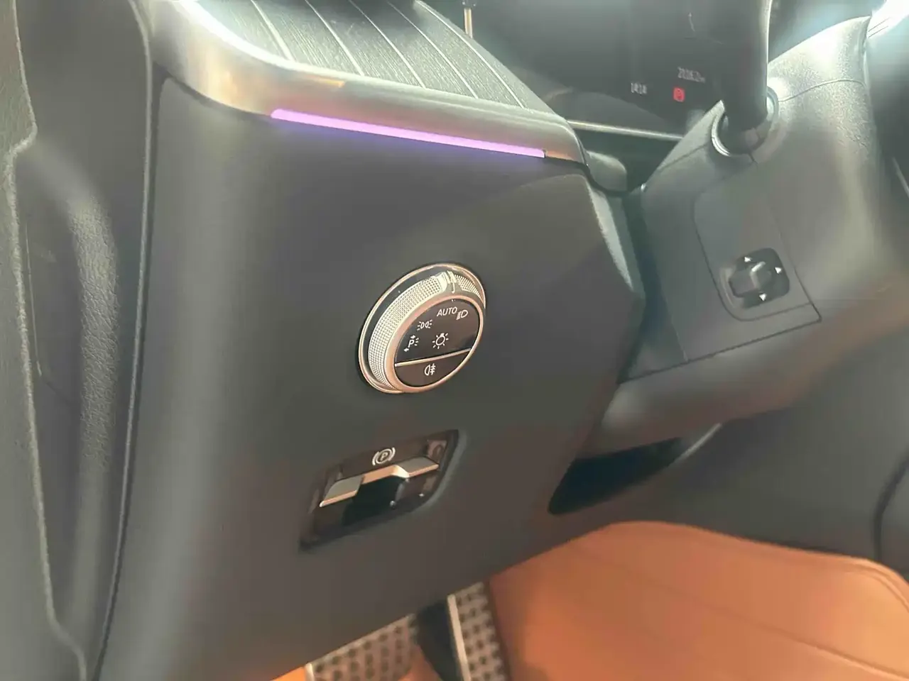 Mercedes-Benz GLC 2024 GLC 300 L 4MATIC Luxury 5-seater фото 9