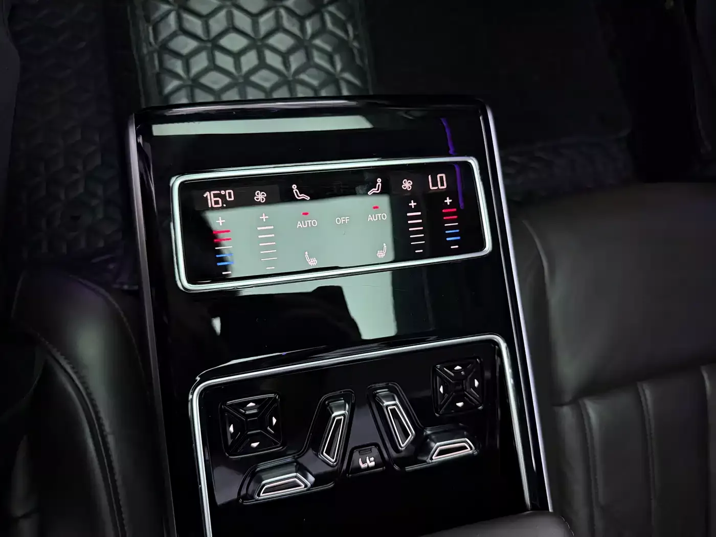 Audi A8 2019 Plus A8L 50 TFSI quattro Comfort фото 10