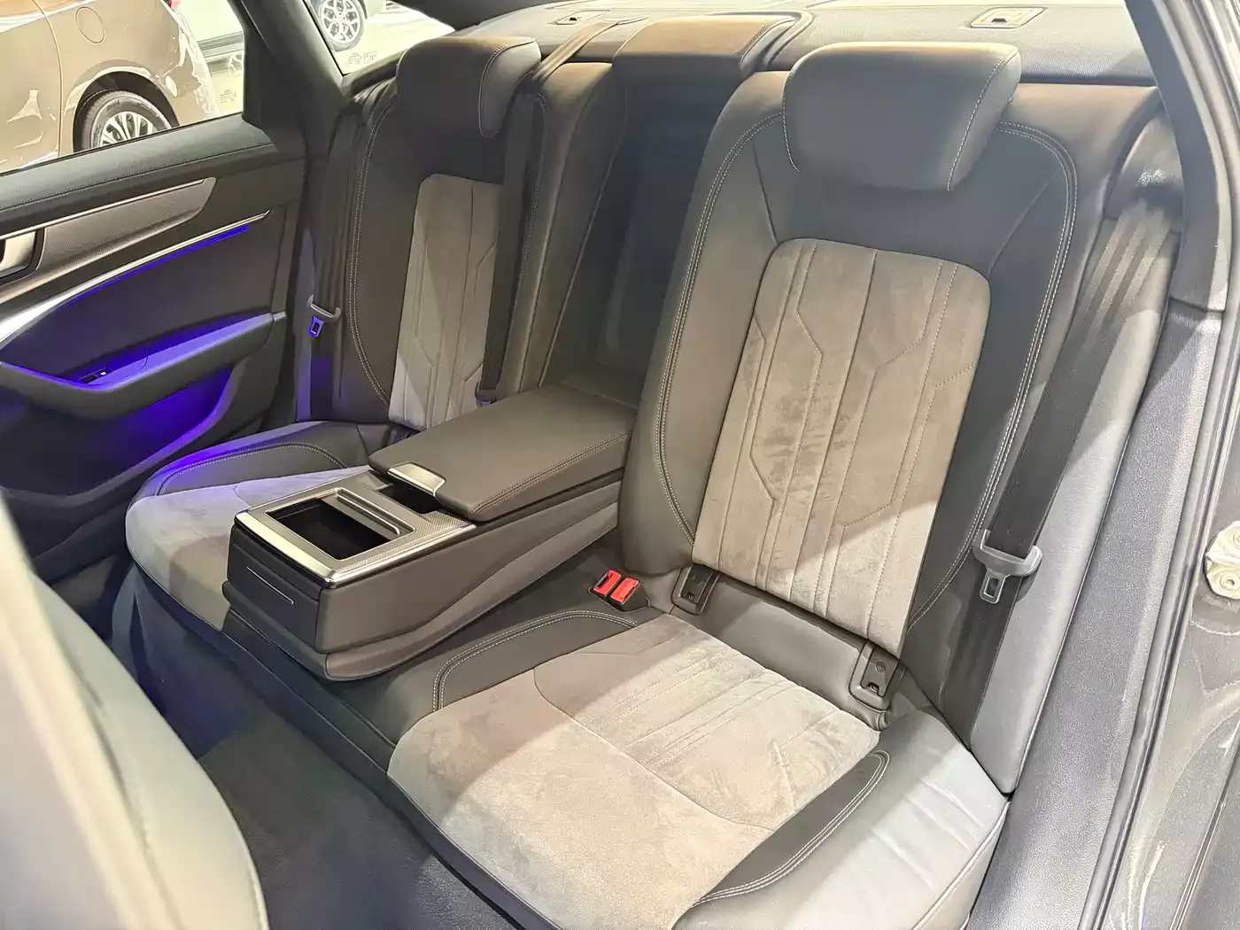 Audi A6L 2020 40 TFSI Luxury Dynamic фото 25