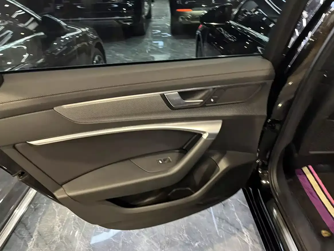 Audi A6L 2020 40 TFSI Luxury Dynamic фото 4