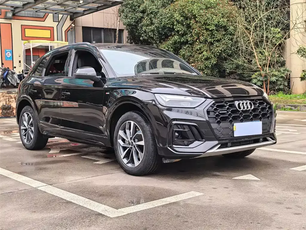 Audi Q5L 2023 40T Luxury Dynamic фото 3