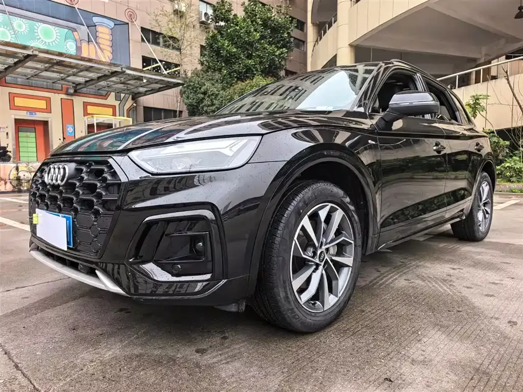 Audi Q5L 2023 40T Luxury Dynamic фото 4