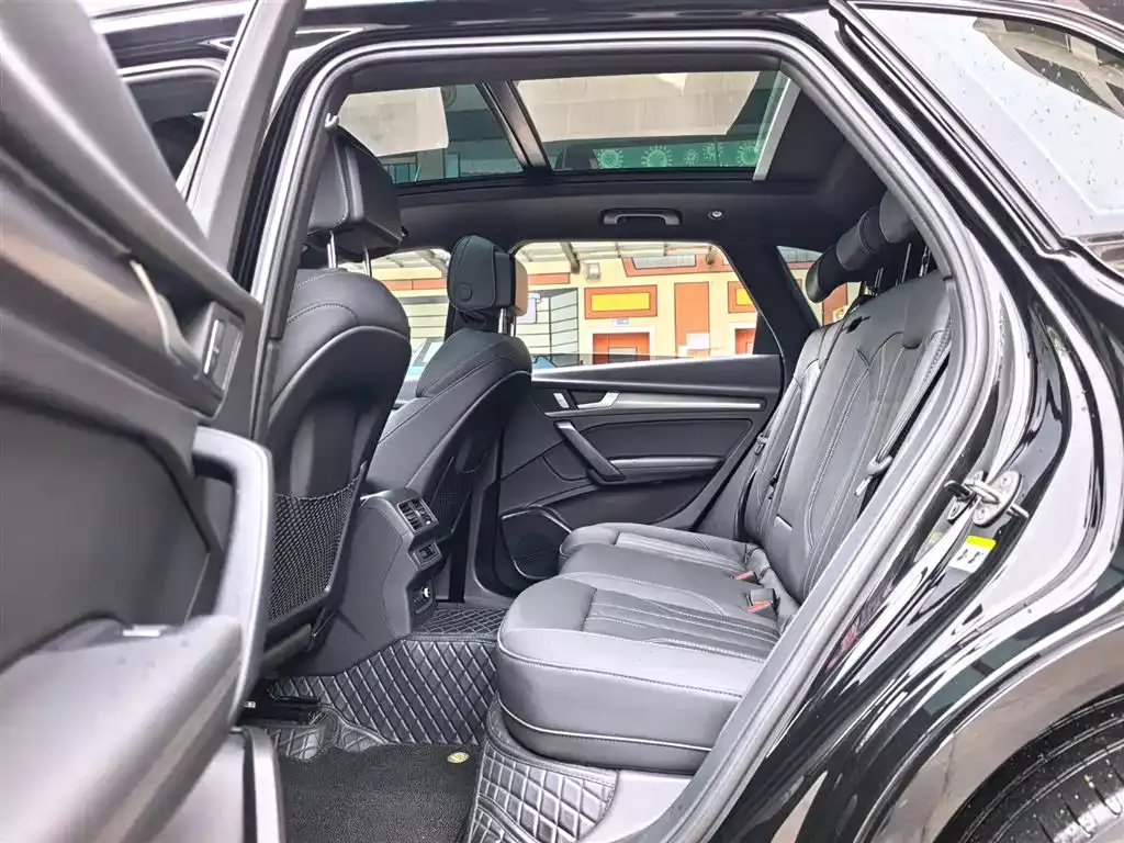 Audi Q5L 2023 40T Luxury Dynamic фото 6