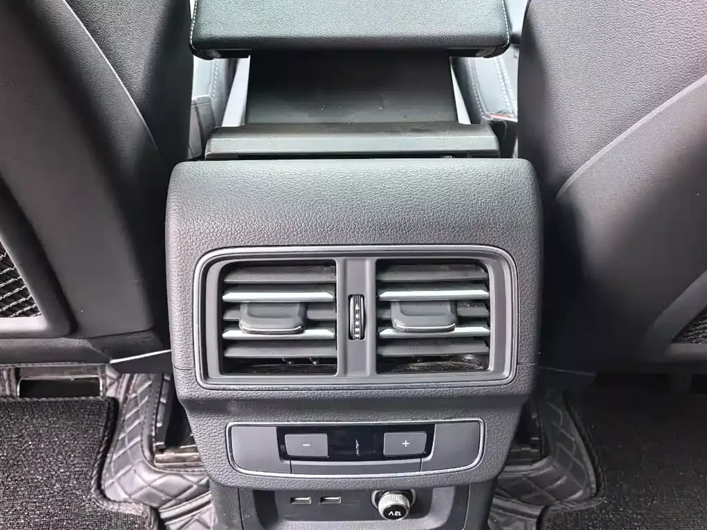 Audi Q5L 2023 40T Luxury Dynamic фото 11