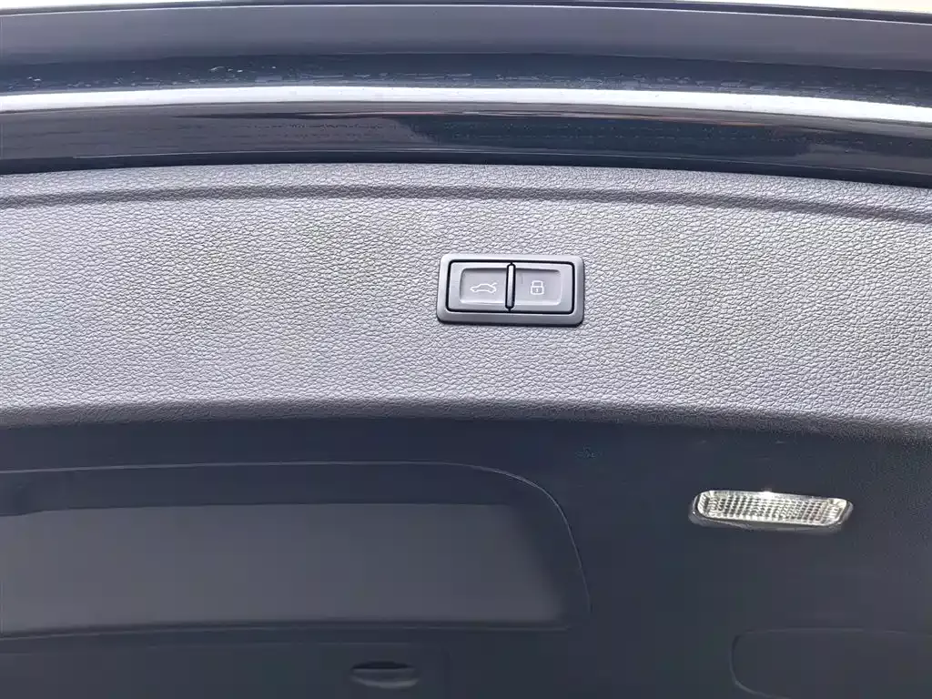 Audi Q5L 2023 40T Luxury Dynamic фото 13