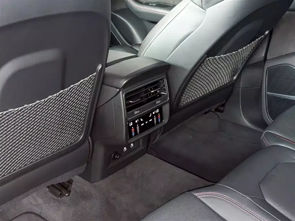 Audi RS Q8 2022 RS Q8 4.0T фото 18