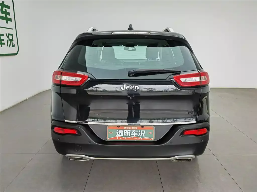 Jeep Cherokee 2016 2.4L Professional Smart Edition фото 4