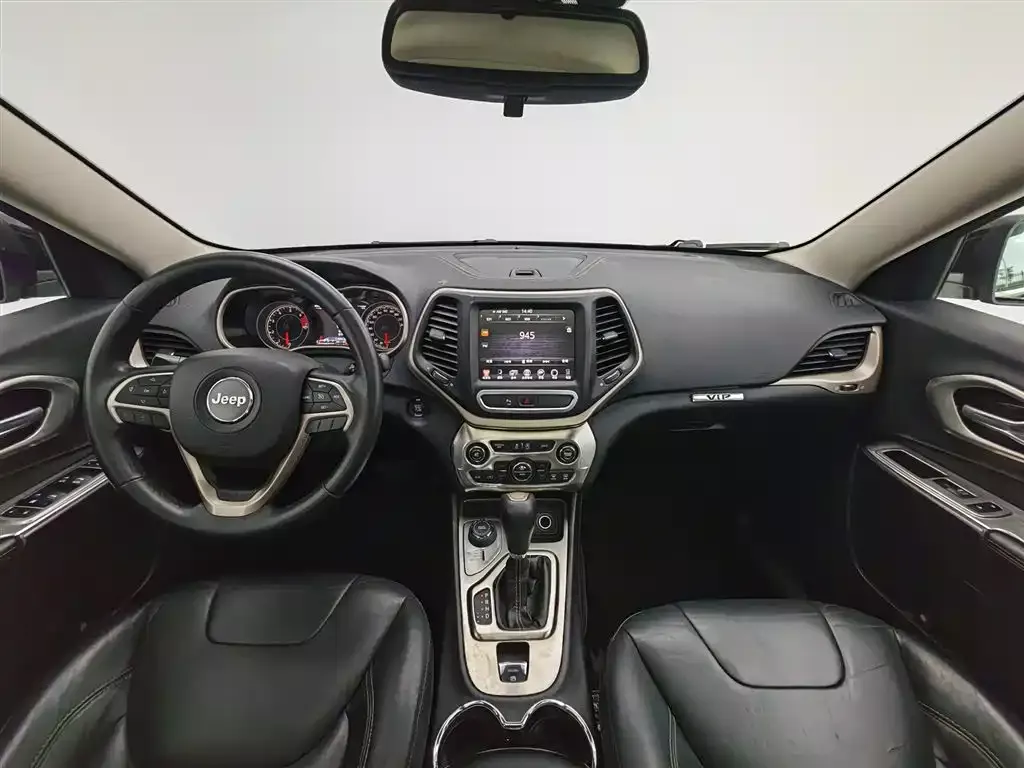 Jeep Cherokee 2016 2.4L Professional Smart Edition фото 5