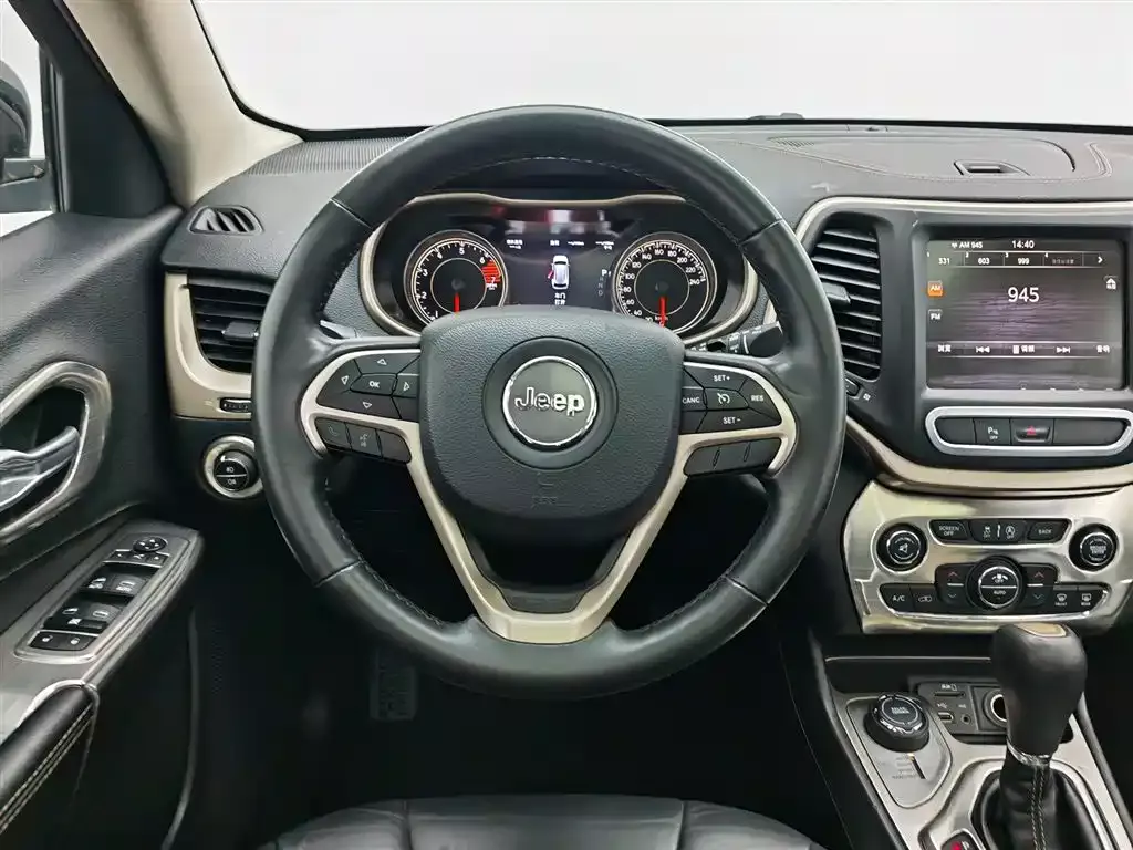 Jeep Cherokee 2016 2.4L Professional Smart Edition фото 11