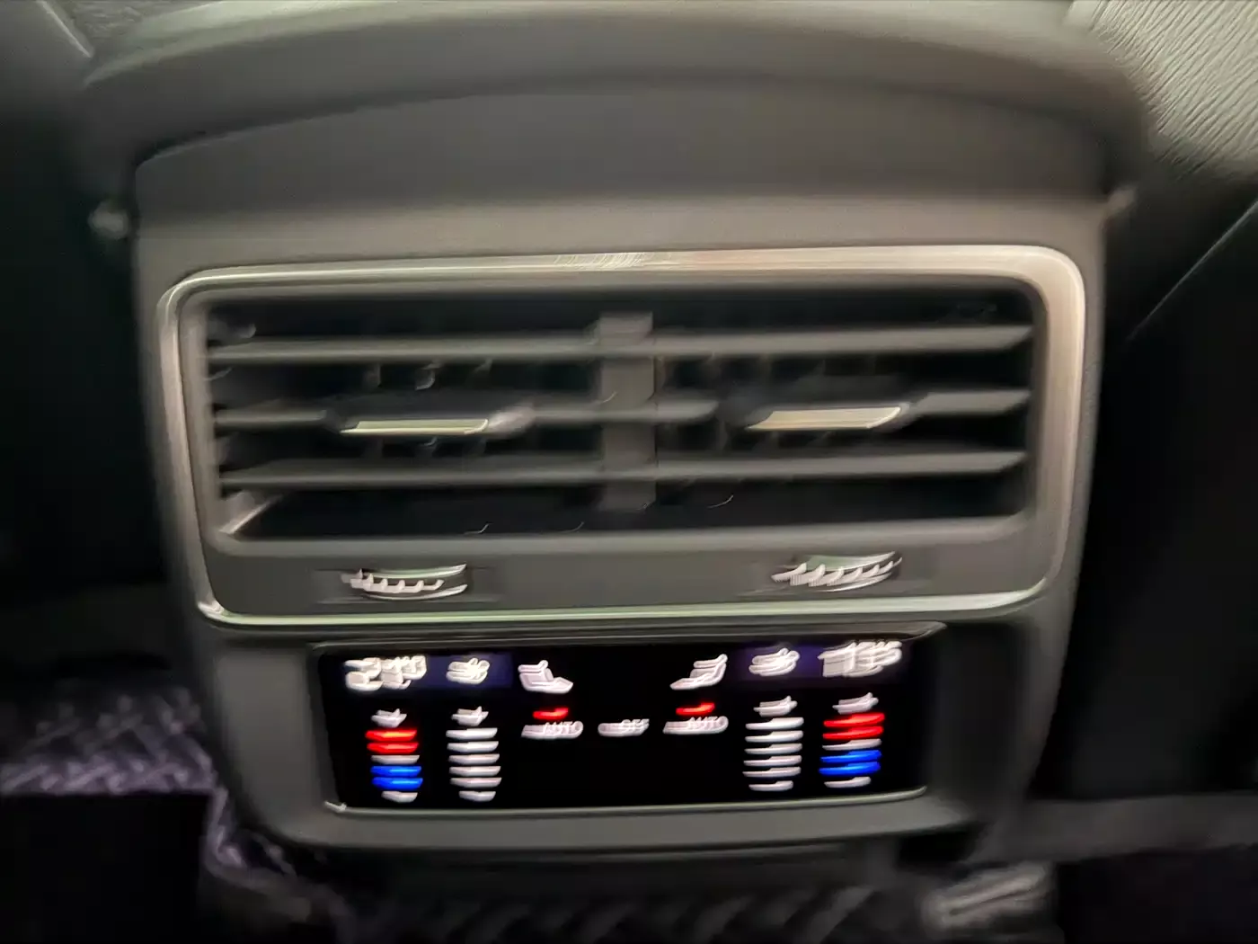 Audi Q8 2022 45 TFSI Premium Selection Dynamic фото 13