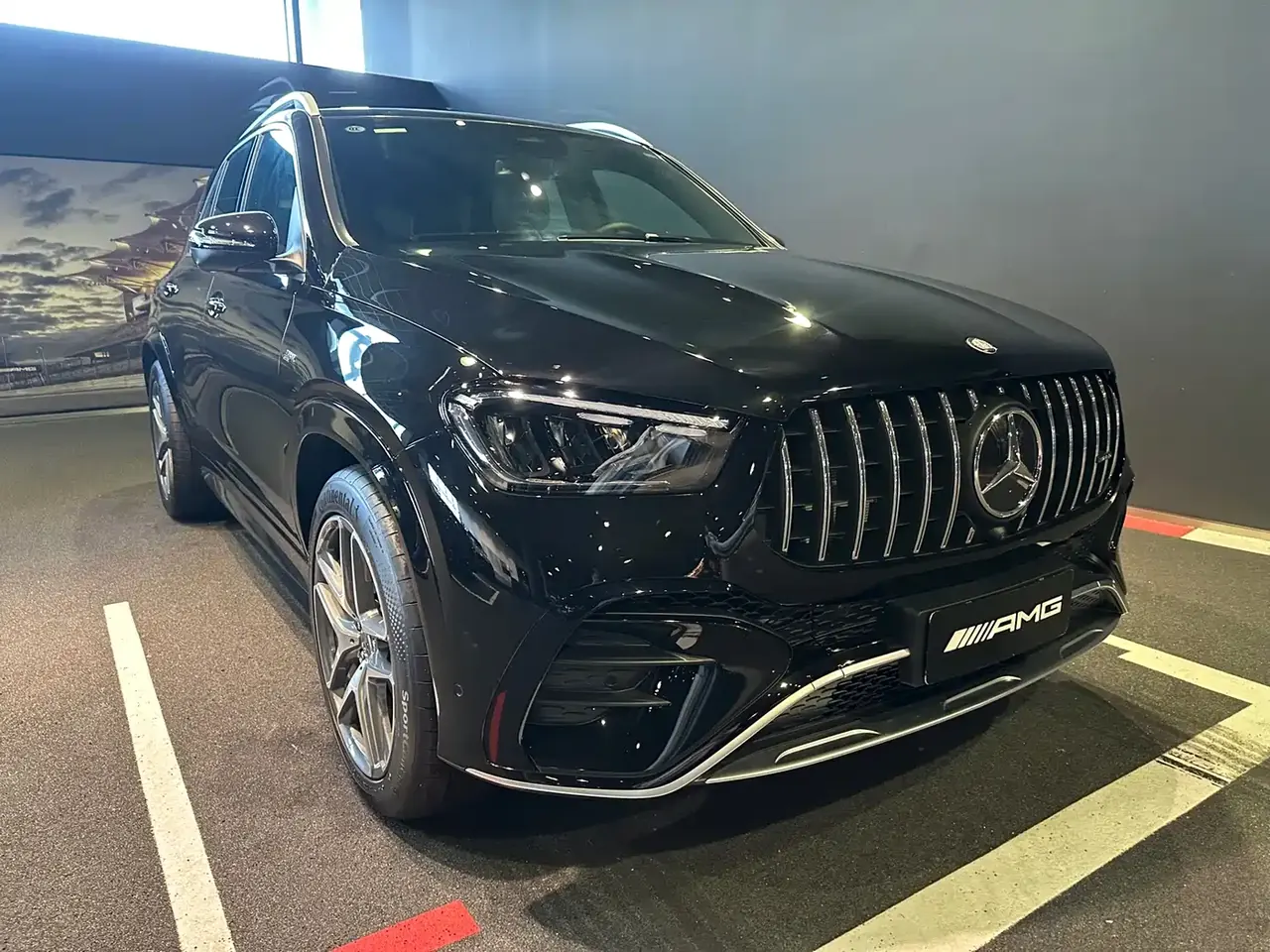 Mercedes-Benz GLE AMG 2026 Model AMG GLE 53 4MATIC+ фото 3