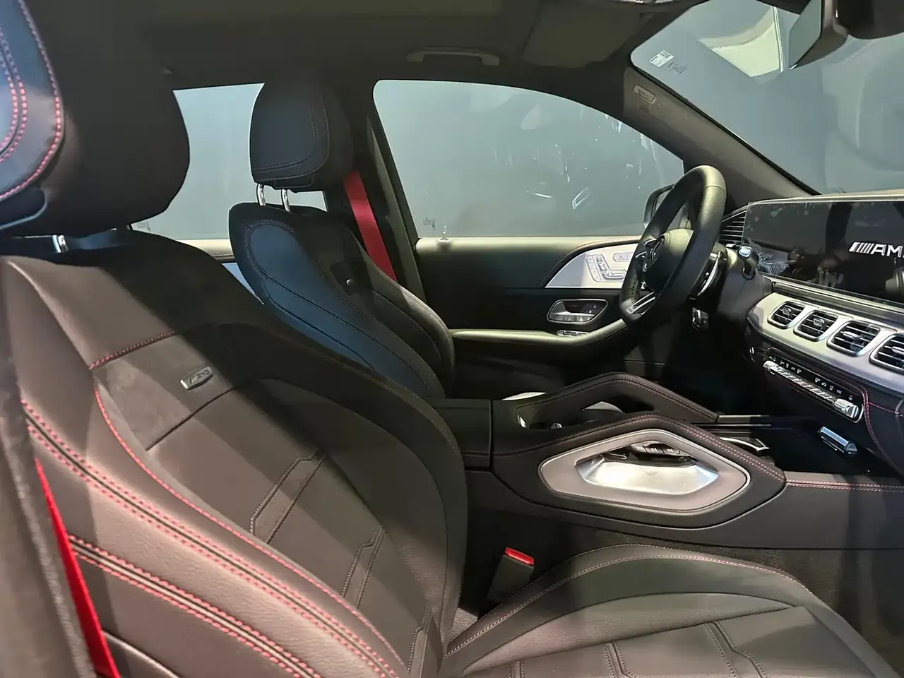 Mercedes-Benz GLE AMG 2026 Model AMG GLE 53 4MATIC+ фото 5