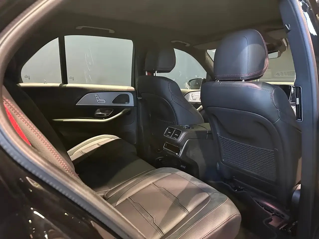 Mercedes-Benz GLE AMG 2026 Model AMG GLE 53 4MATIC+ фото 7